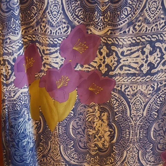 Dress - Picture 3 of 3